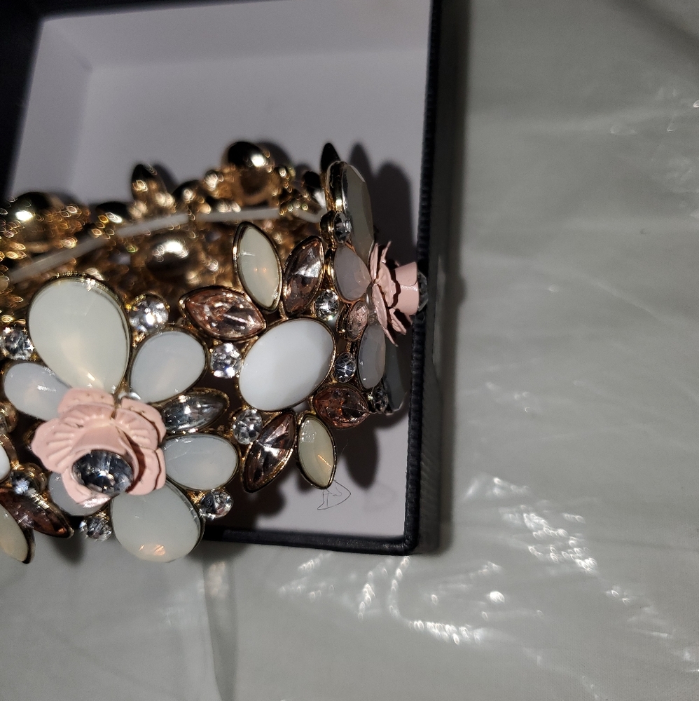 Rhinestone and faux mother of pearl bracelet